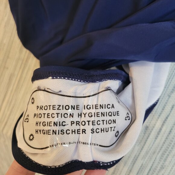 NWOT Swimwear Swimsuit One Piece Size Large Women’s Red Layer Short Sleeve - Picture 9 of 9